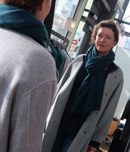 Laden Sie das Bild in den Galerie-Viewer, Esisto Kaschmir Plaid