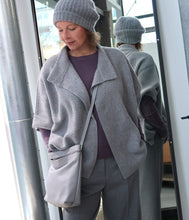 Laden Sie das Bild in den Galerie-Viewer, Esisto Kaschmir Rippenstrick Mütze