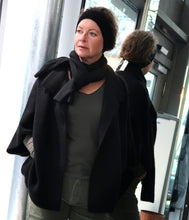 Laden Sie das Bild in den Galerie-Viewer, Esisto Kaschmir Schal