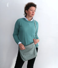 Load the image into the gallery viewer, Les tricots de Léa Cashmere Pullover Mapoupette Round Neckline