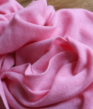 Laden Sie das Bild in den Galerie-Viewer, Esisto Kaschmir Schal