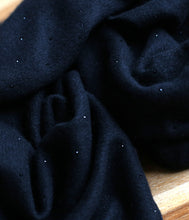 Load the image into the gallery viewer, Esisto cashmere scarf with gemstones