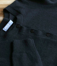 Laden Sie das Bild in den Galerie-Viewer, Esisto Kaschmir Strickjacke Rundhalsausschnitt