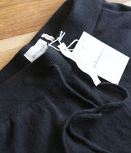 Laden Sie das Bild in den Galerie-Viewer, Les tricots de Léa Kaschmir Hose Perla