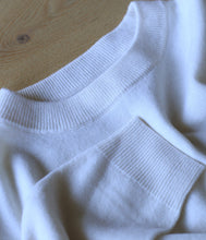 Load the image into the gallery viewer, Les tricots de Léa Cashmere Pullover Mapoupette Round Neckline