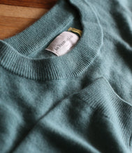 Load the image into the gallery viewer, Les tricots de Léa Cashmere Pullover Mapoupette Round Neckline