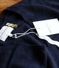 Laden Sie das Bild in den Galerie-Viewer, Les tricots de Léa Kaschmir Pullover Monjako V-Ausschnitt
