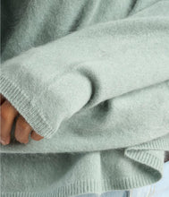 Laden Sie das Bild in den Galerie-Viewer, Les tricots de Léa Wolle-Kaschmir Pullover Marcel Rundhals-Ausschnitt