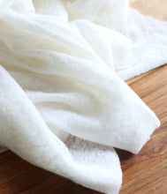 Load the image into the gallery viewer, Pin1876 Cashmere Plaid