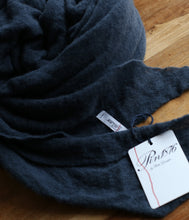 Load the image into the gallery viewer, Pin1876 Cashmere Scarf