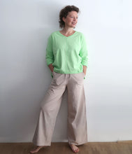 Laden Sie das Bild in den Galerie-Viewer, The Shirt Project Bio-Baumwoll Hose Jogging Style