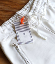 Laden Sie das Bild in den Galerie-Viewer, The Shirt Project Bio-Baumwoll-Mix Hose Jogging Style