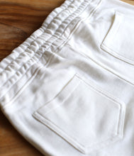 Laden Sie das Bild in den Galerie-Viewer, The Shirt Project Bio-Baumwoll-Mix Hose Jogging Style