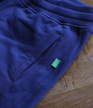 Laden Sie das Bild in den Galerie-Viewer, The Shirt Project Bio Baumwoll Sweat Short