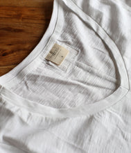 Load the image into the gallery viewer, The Shirt Project Organic cotton shirt V-neck short sleeve