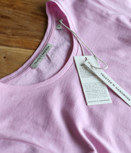 Laden Sie das Bild in den Galerie-Viewer, Trusted Handwork Baumwoll T-Shirt Paris Rundhalsausschnitt Kurzarm