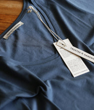 Laden Sie das Bild in den Galerie-Viewer, Trusted Handwork Baumwoll T-Shirt Toulouse V-Ausschnitt Kurzarm