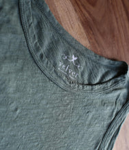 Load the image into the gallery viewer, Velvet by Graham and Spencer Baumwoll Top Taurus