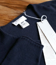 Load the image into the gallery viewer, WLNS Cashmere V-Neck Sweater