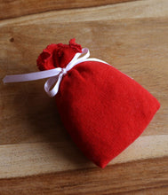 Laden Sie das Bild in den Galerie-Viewer, engage Kaschmir Säckchen mit Zirbenspänen