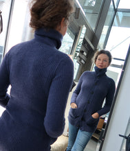 Laden Sie das Bild in den Galerie-Viewer, engage Kaschmir Strick Cardigan Rollkragen