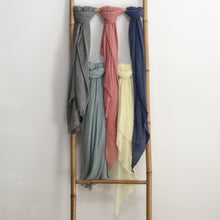 Load the image into the gallery viewer, Pin1876 Cashmere Plaid