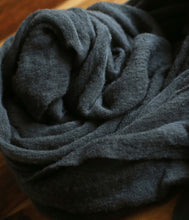 Load the image into the gallery viewer, Pin1876 Cashmere Scarf