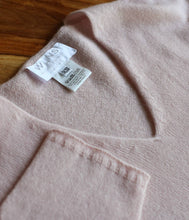 Load the image into the gallery viewer, WLNS Cashmere V-Neck Sweater