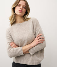 Load the image into the gallery viewer, 0039Italy cashmere-wool blend jumper Amadea round neckline
