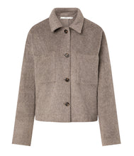 Load the image into the gallery viewer, 0039Italy Outdoor Alpaka-Mix Jacke Hazel
