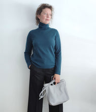 Load the image into the gallery viewer, Esisto Cashmere Pullover Turtleneck
