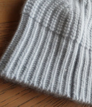 Load the image into the gallery viewer, Esisto cashmere rib knit hat
