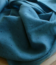 Load the image into the gallery viewer, Esisto cashmere scarf with gemstones
