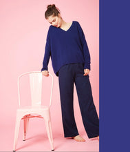 Load the image into the gallery viewer, Les tricots de Léa Cashmere Sweater Monjako V-neck
