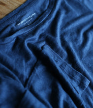 Load the image into the gallery viewer, Majestic Filatures linen mix shirt boat neck
