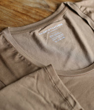 Laden Sie das Bild in den Galerie-Viewer, Majestic Filatures Viskose-Mix Shirt Rundhals Halbarm

