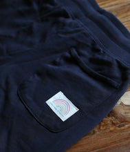 Laden Sie das Bild in den Galerie-Viewer, The Shirt Project Bio Baumwoll Sweat Short
