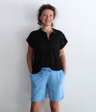 Laden Sie das Bild in den Galerie-Viewer, The Shirt Project Bio Baumwoll Sweat Short
