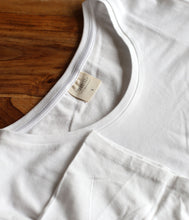 Laden Sie das Bild in den Galerie-Viewer, The Shirt Project Organic Baumwolle-Modal-Mix Shirt Rundhalsausschnitt Halbarm
