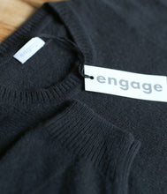 Load the image into the gallery viewer, engage Mens Cashmere Recycled Crew Neck Sweater
