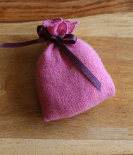 Load the image into the gallery viewer, engage cashmere sachet with Swiss stone pine shavings
