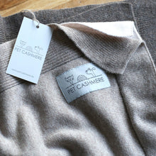 Load the image into the gallery viewer, pet cashmere Premium cosy blanket for pets made of wool and cashmere
