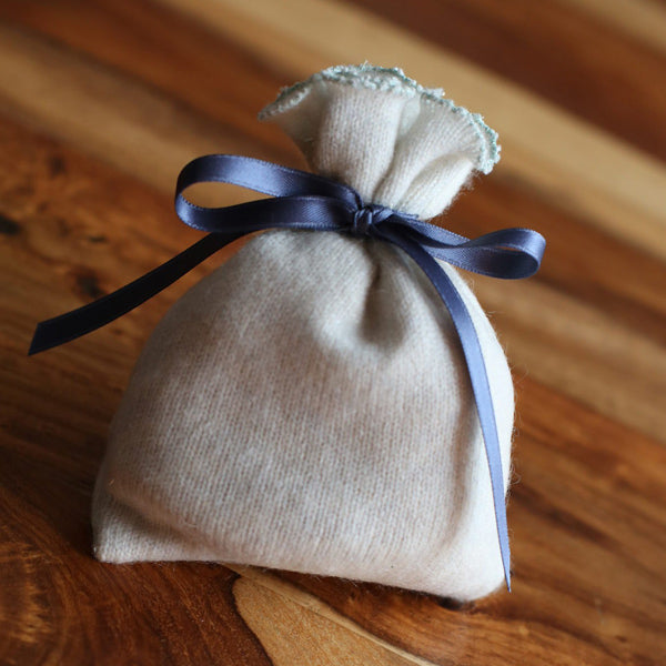 Kaschmir Schrankduft mit Zirbe Creme