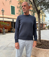 Laden Sie das Bild in den Galerie-Viewer, engage Herren recycled Kaschmir Pullover Rundhalsausschnitt
