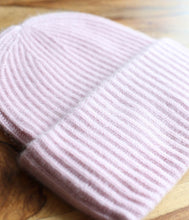 Load the image into the gallery viewer, Esisto Cashmere Beanie Hat
