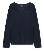Load the image into the gallery viewer, Majestic Thin Cashmere V-Neck Jumper
