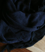 Load the image into the gallery viewer, Pin1876 Cashmere Stole Two Tone
