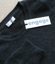 Load the image into the gallery viewer, engage Mens Cashmere Recycled Crew Neck Sweater
