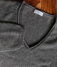 Load the image into the gallery viewer, engage cashmere jumper V-neck
