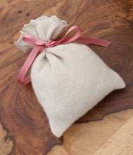 Load the image into the gallery viewer, engage cashmere sachet with Swiss stone pine shavings
